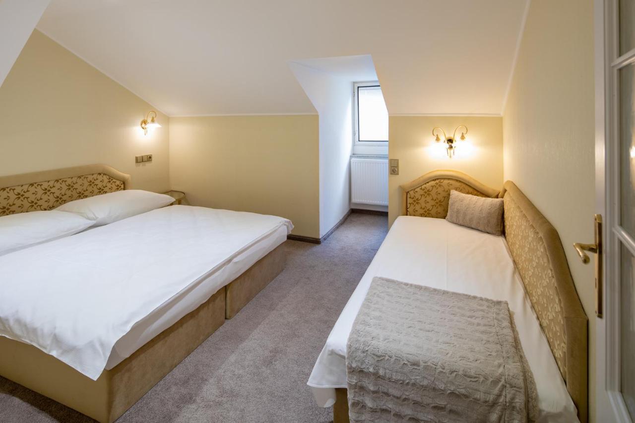 Villa Basileia Riverside Карлови Вари Екстериор снимка